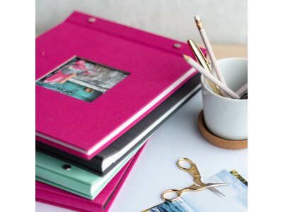 Skrutkované svadobné albumy