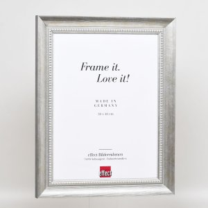 Efektný rám z masívneho dreva profil 28 strieborný 10x15 cm antireflexné sklo