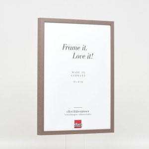 Efektný drevený rám profil 35 hnedý 13x13 cm antireflexné sklo