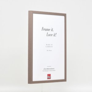 Efektný drevený rám profil 35 hnedý 13x13 cm antireflexné sklo