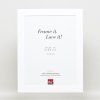 Efektný rám z masívneho dreva profil 30 biely 13x13 cm antireflexné sklo