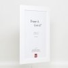 Efektný rám z masívneho dreva profil 30 biely 13x13 cm antireflexné sklo