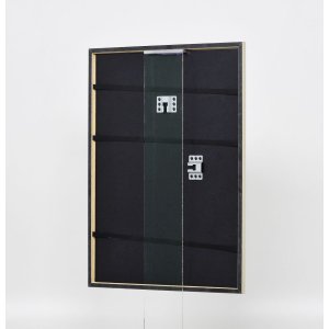 Efektný rám z masívneho dreva profil 29 strieborný 18x24 cm antireflexné sklo