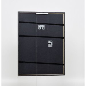 Efektný rám z masívneho dreva profil 29 strieborný 18x24 cm antireflexné sklo