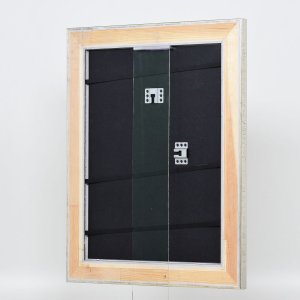 Efektný drevený rám profil 95 strieborný 20x28 cm antireflexné sklo