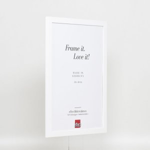 Efektný drevený rám profil 2210 biely 30x30 cm antireflexné sklo
